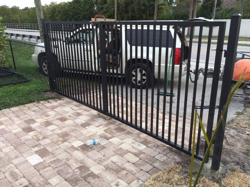 Aluminum Dual Swing Gates With Vertical Pickets Standard Design