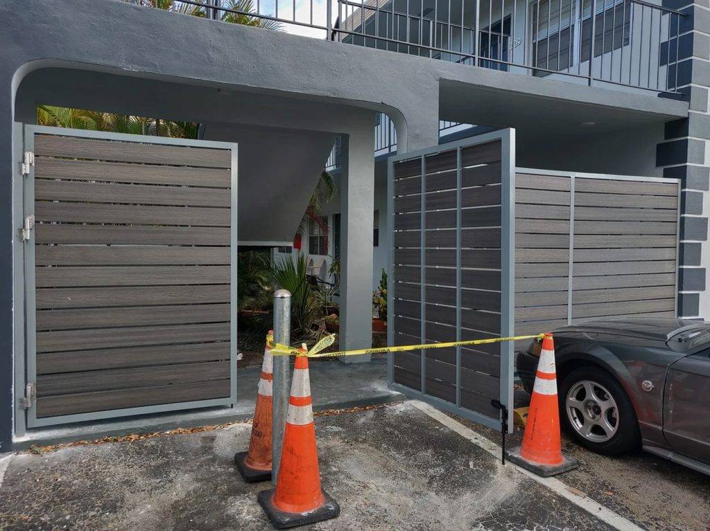 Aluminum Fence And Dual Entry Gates With Horizontal Composite Panels