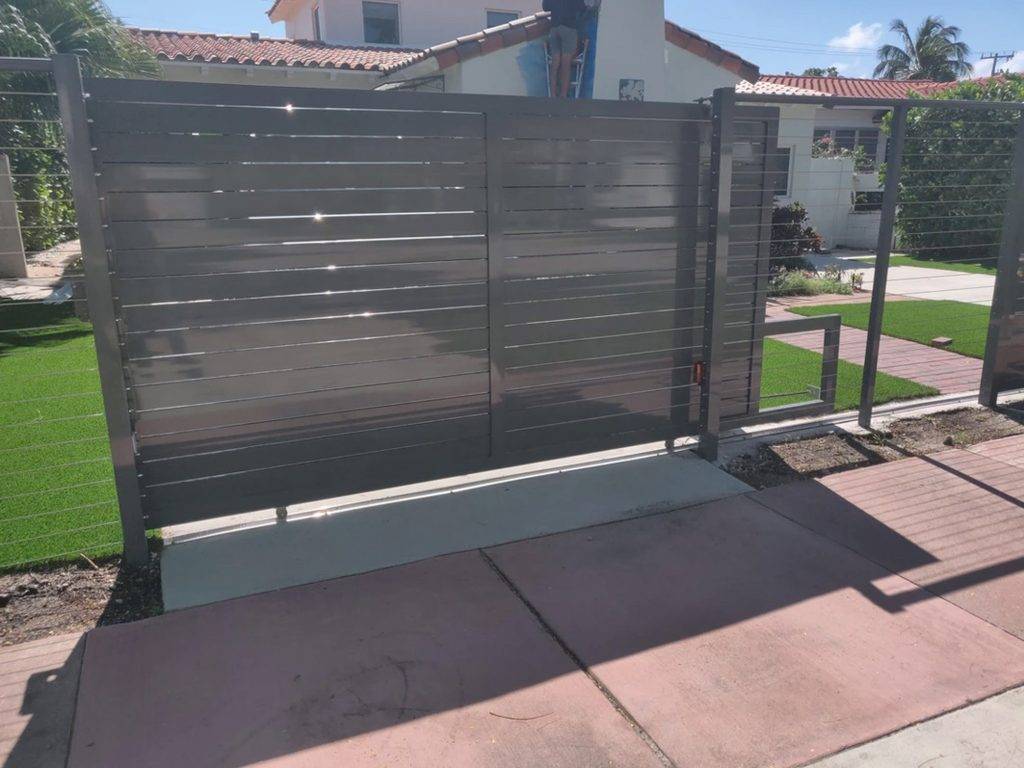 Aluminum Fence And Entry Gates With Stainless Steel Cable System Horizontal Panels