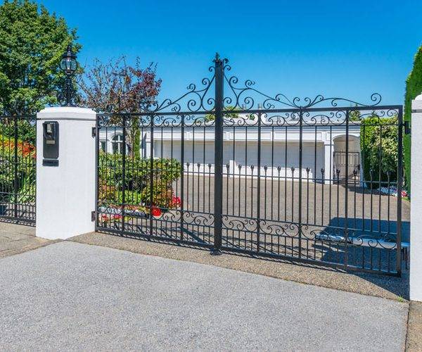 Repairing Custom Metal Gates